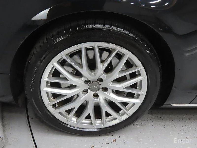 Audi A8, снимка 5 - Автомобили и джипове - 52962156