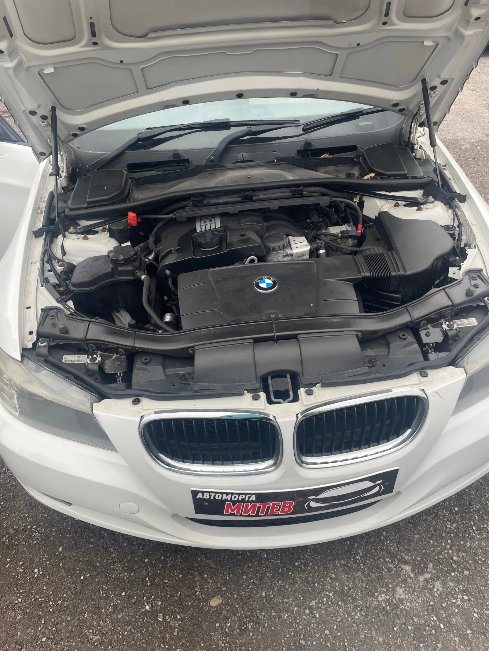 BMW 320  - изображение 6