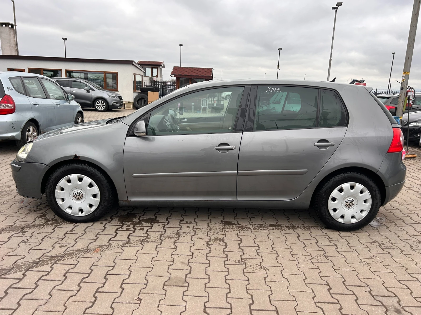 VW Golf 2.0TDI AVTOMAT/NAVI/KOJA EURO 4 - изображение 9