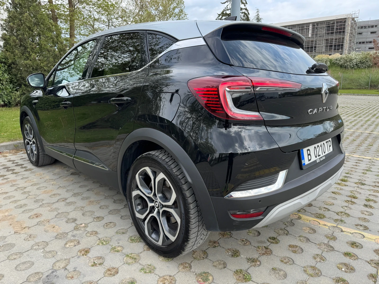 Renault Captur Plug-in Hybrid - изображение 6