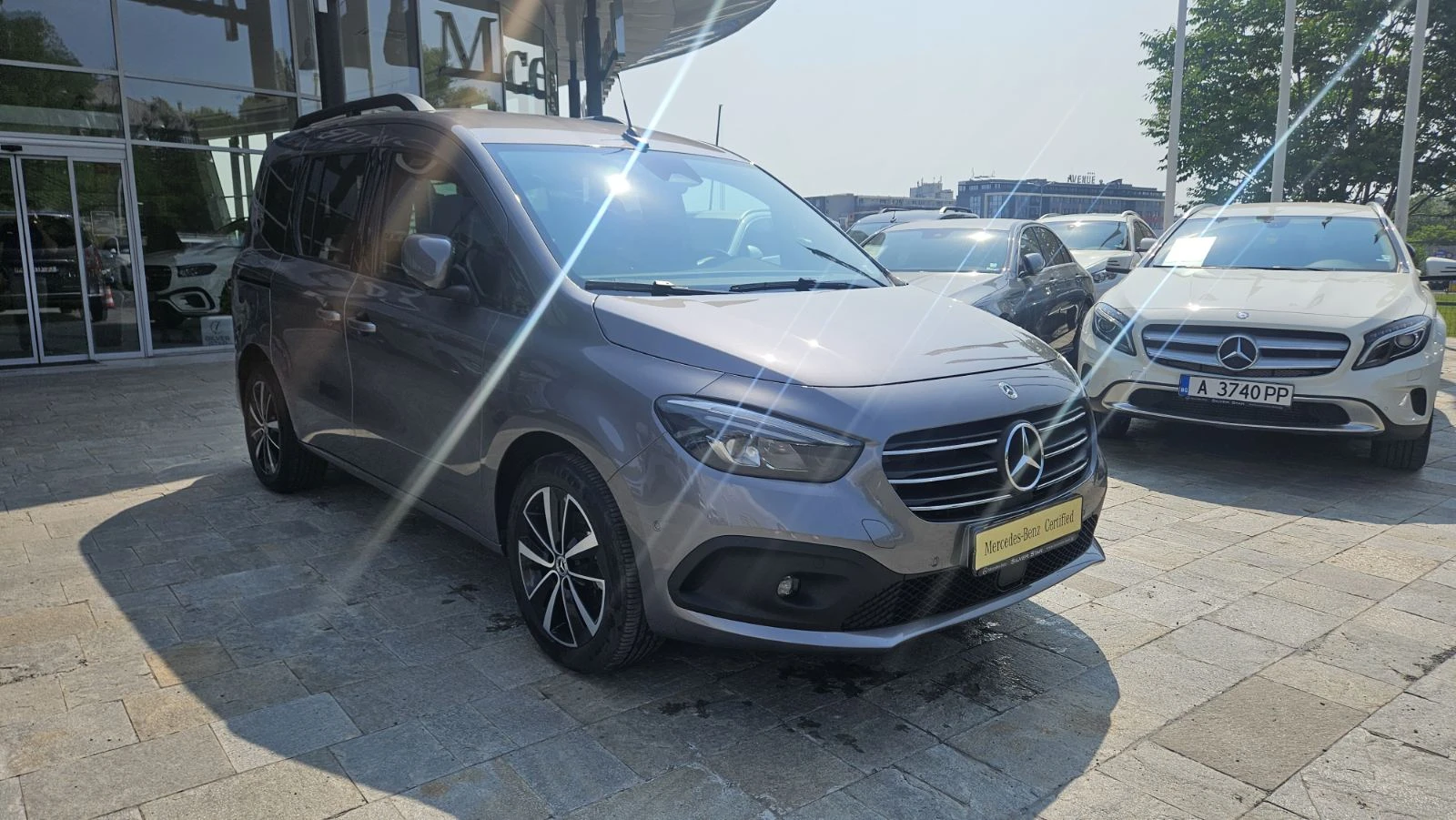 Mercedes-Benz T-класа 180d - изображение 3