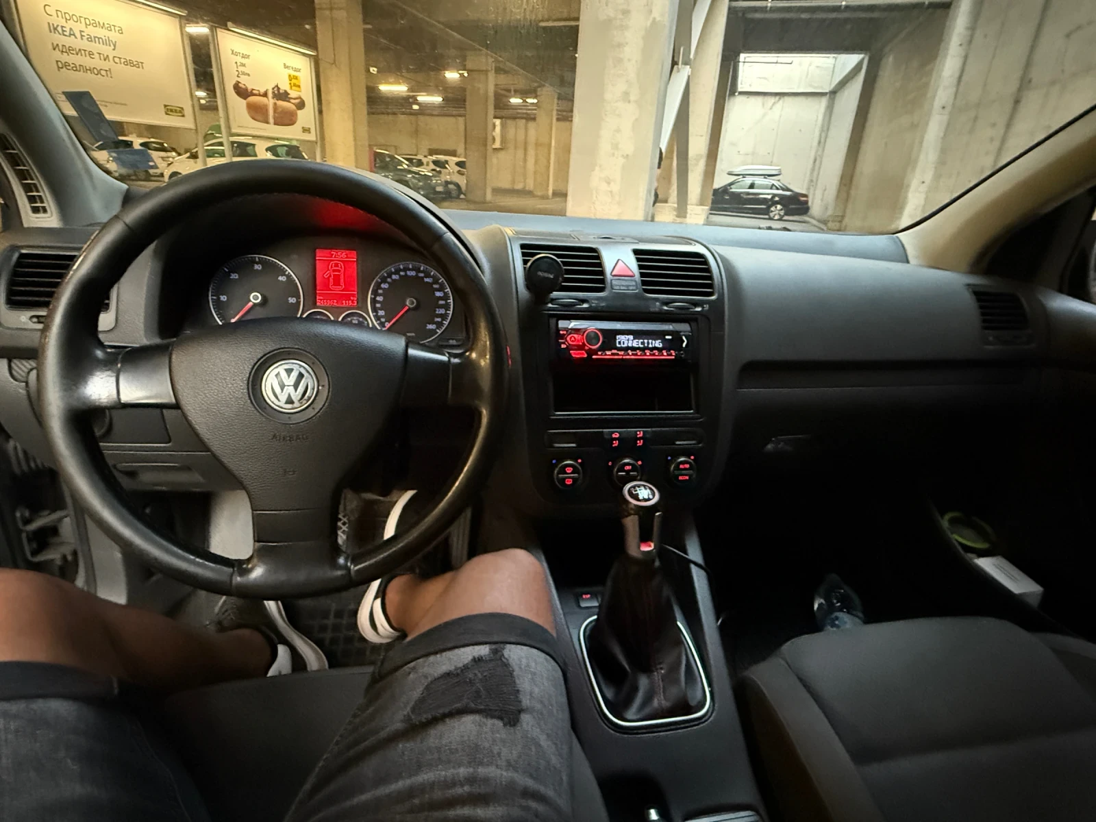 VW Golf 1.9 tdi 105hp BKC 6 ръчни скорости - изображение 9