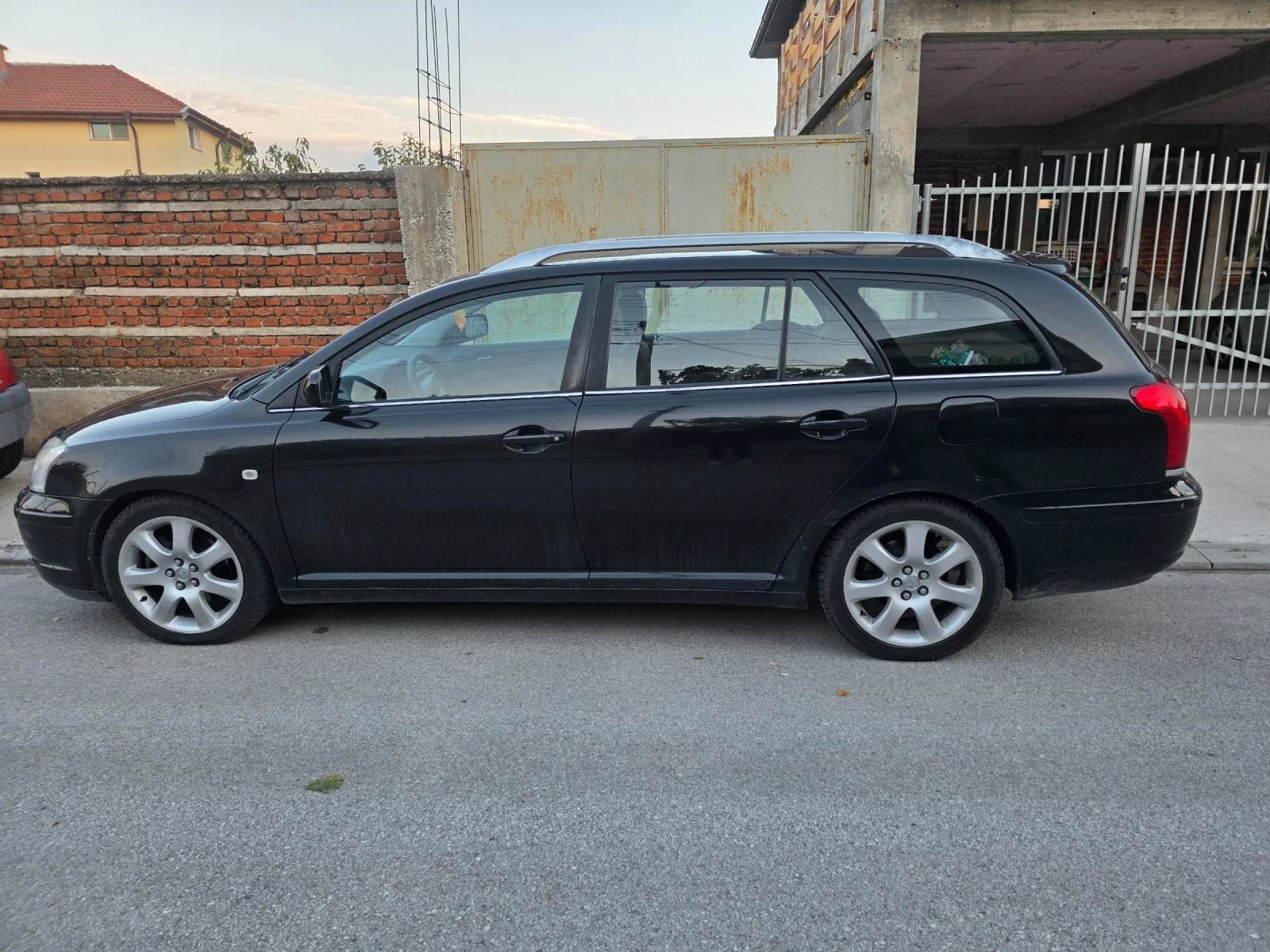 Toyota Avensis  - изображение 3