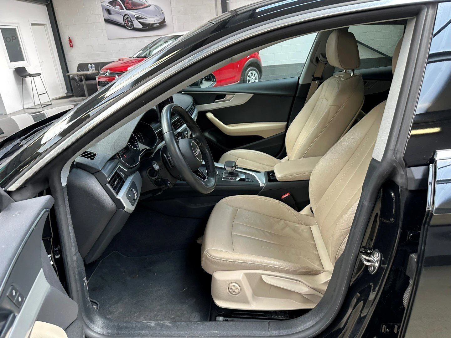 Audi A5 2.0 - изображение 6