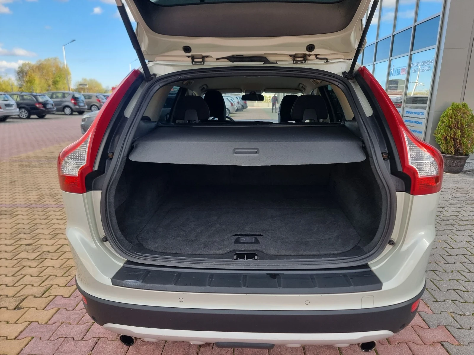 Volvo XC60 2.4 | Mobile.bg — изображение 14