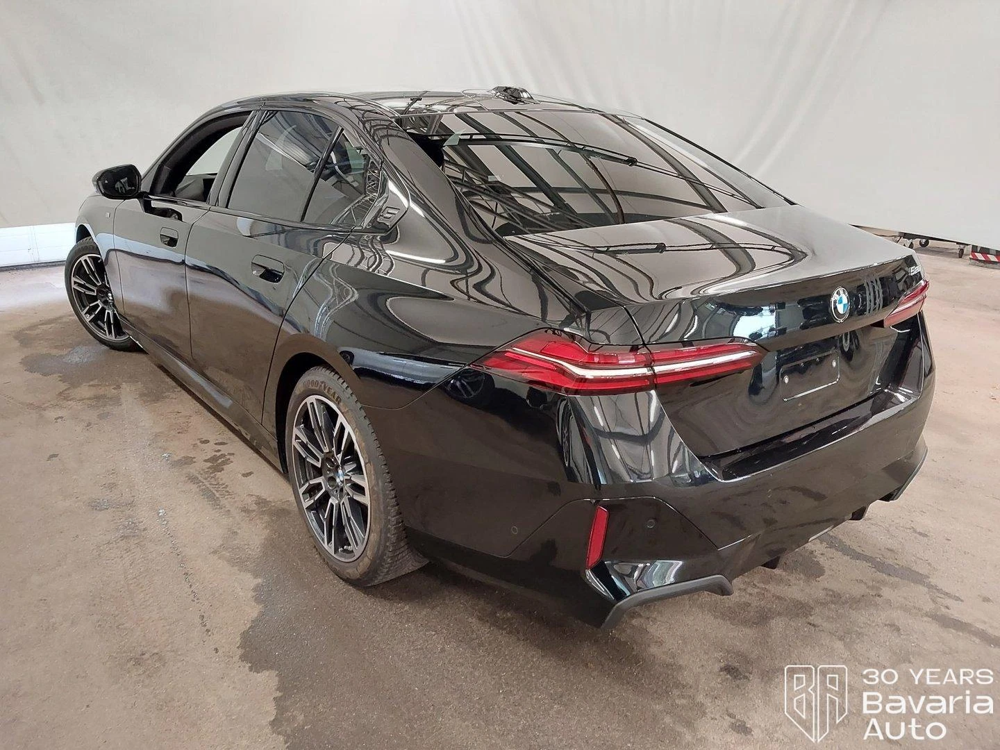 BMW 520 i M Sport Paket Steptronic - изображение 2