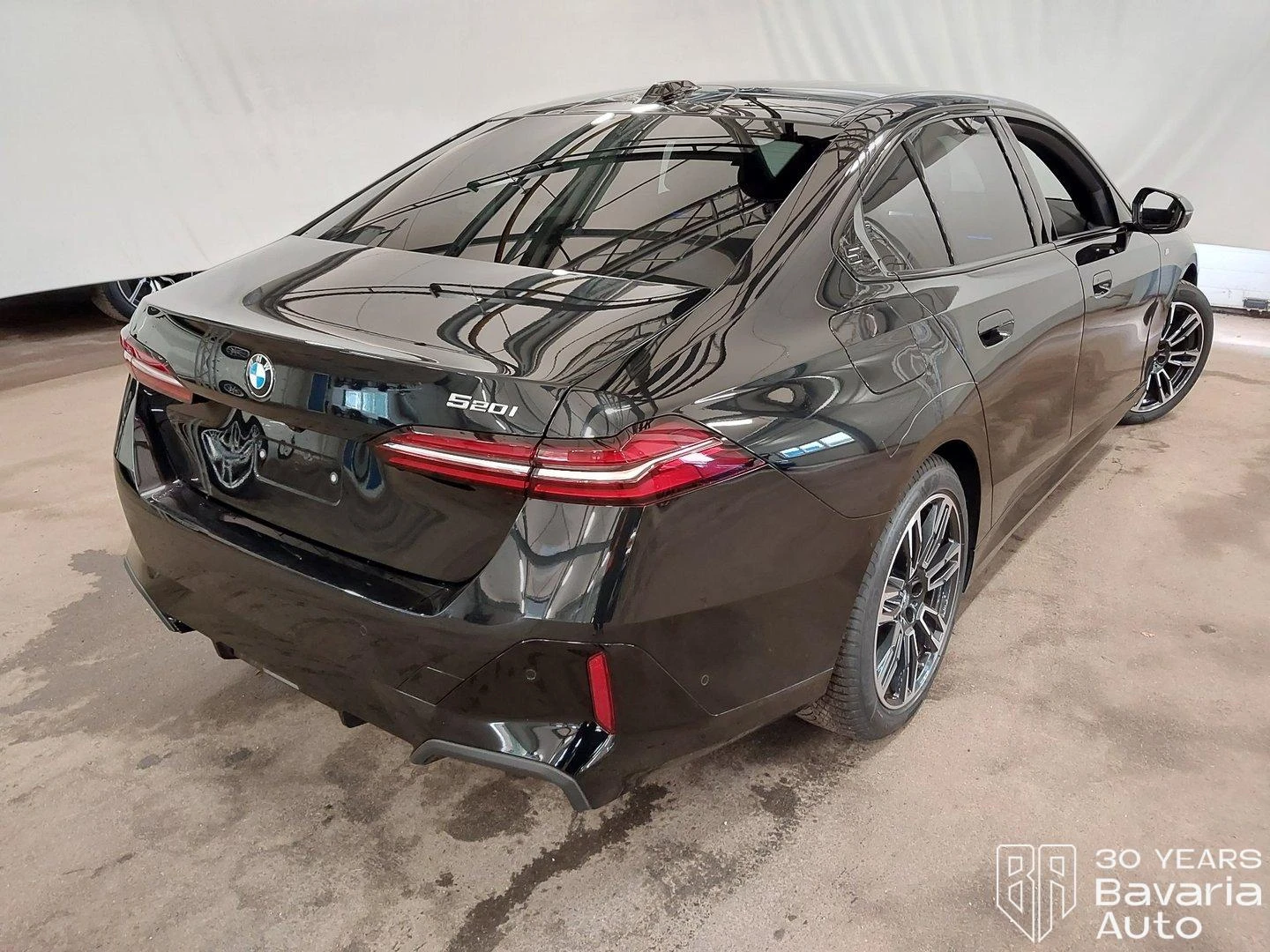 BMW 520 i M Sport Paket Steptronic - изображение 3