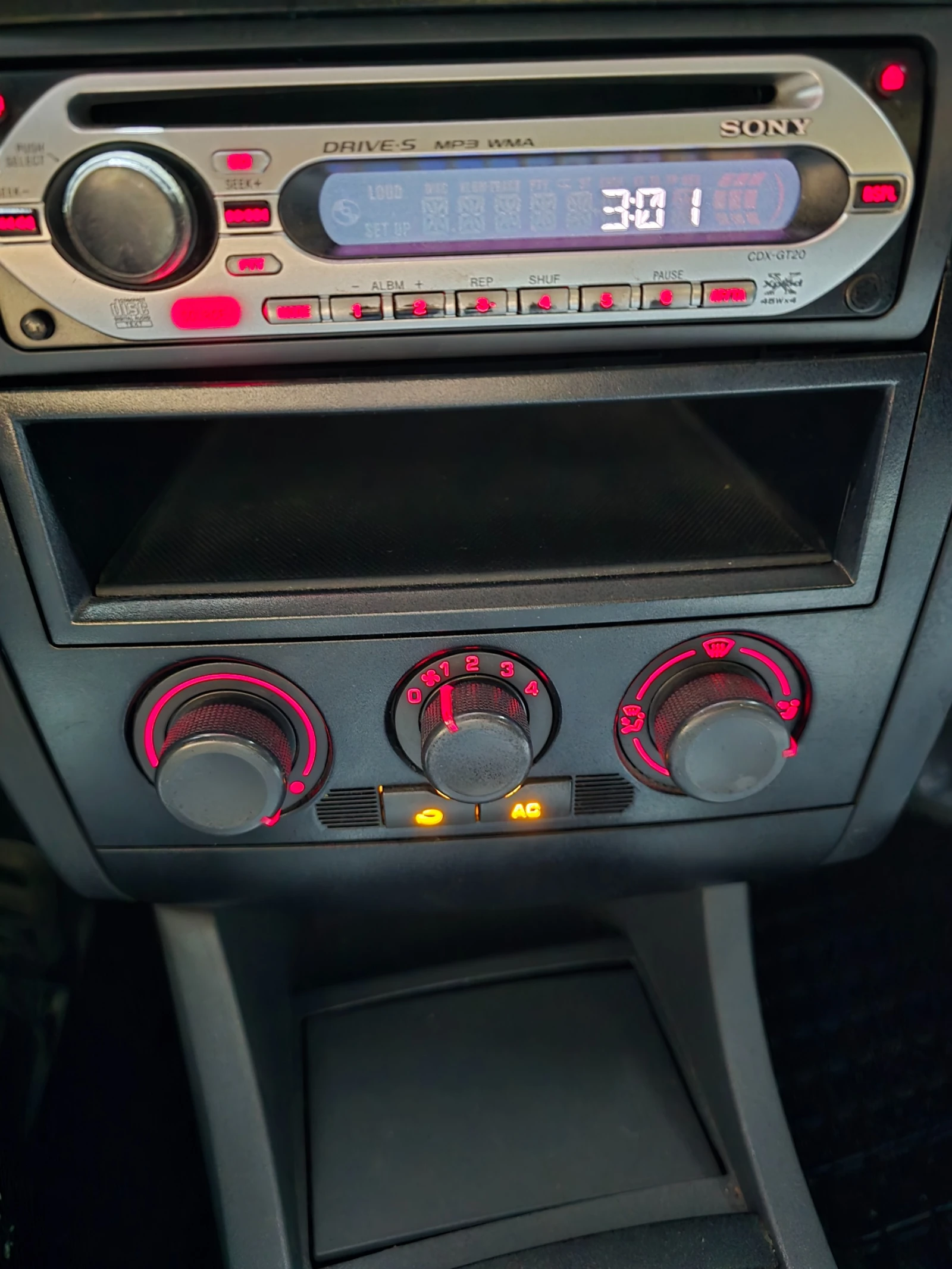 Seat Ibiza Бензин-КЛИМАТИК - изображение 9