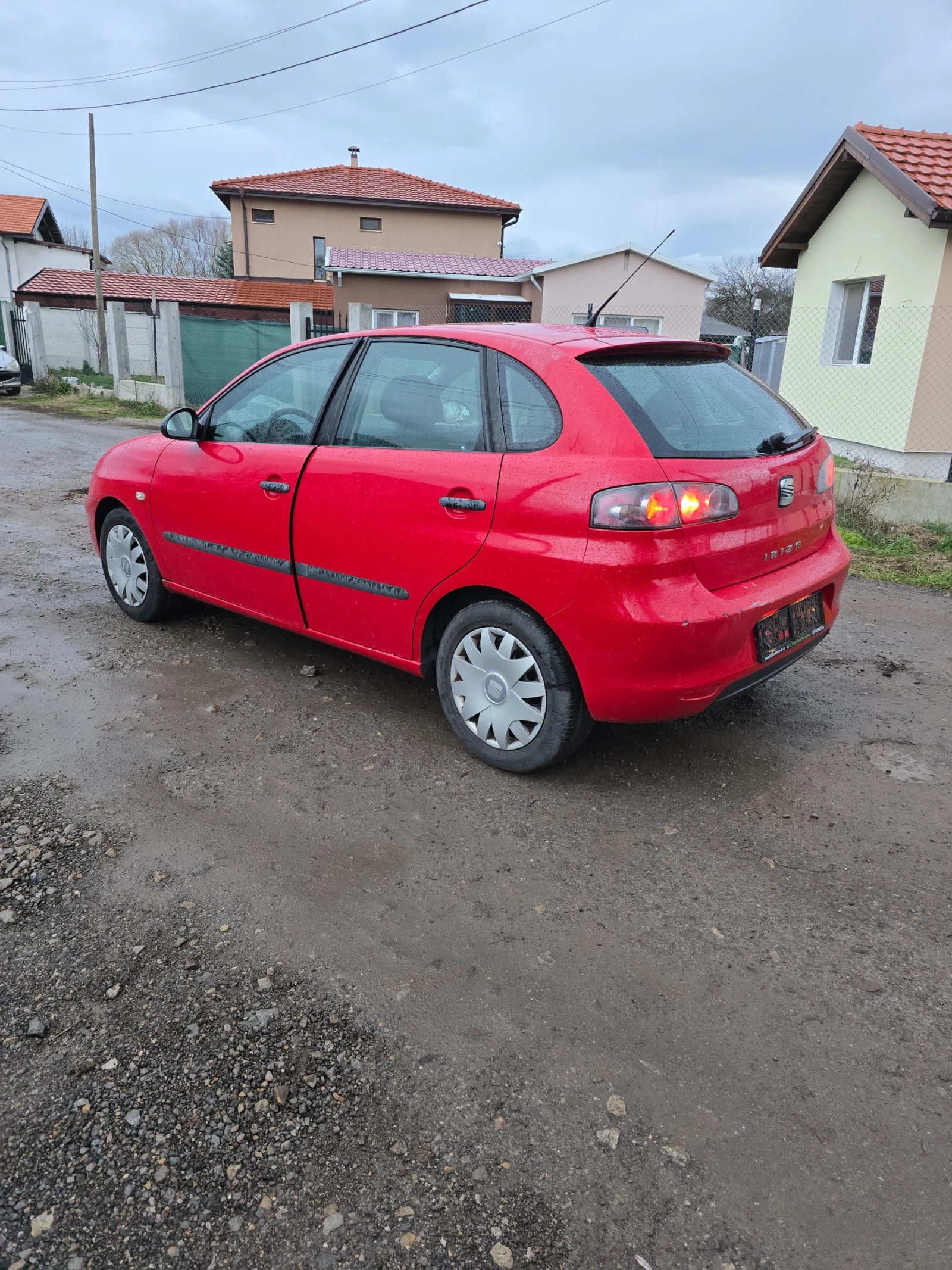 Seat Ibiza Бензин-КЛИМАТИК - изображение 5