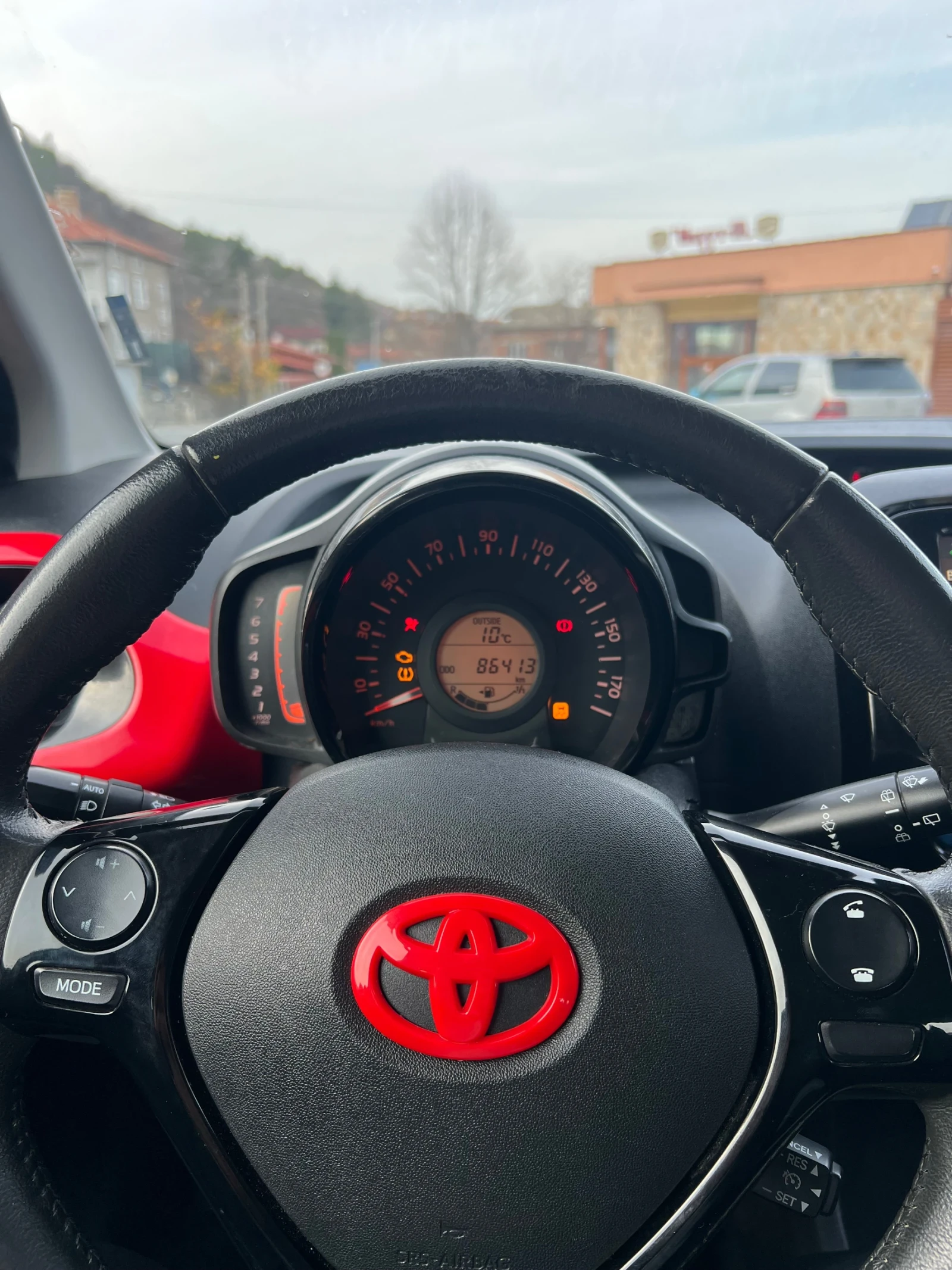 Toyota Aygo 1.0 - изображение 5