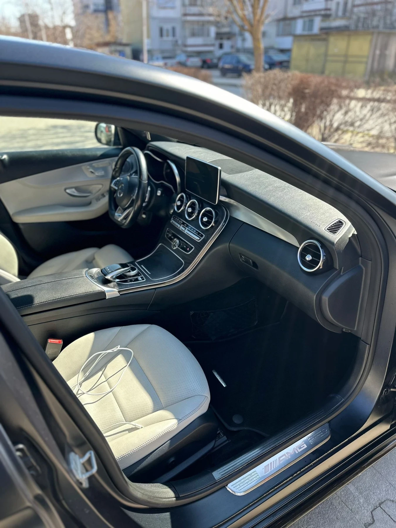 Mercedes-Benz C 300, снимка 7 - Автомобили и джипове - 53750466