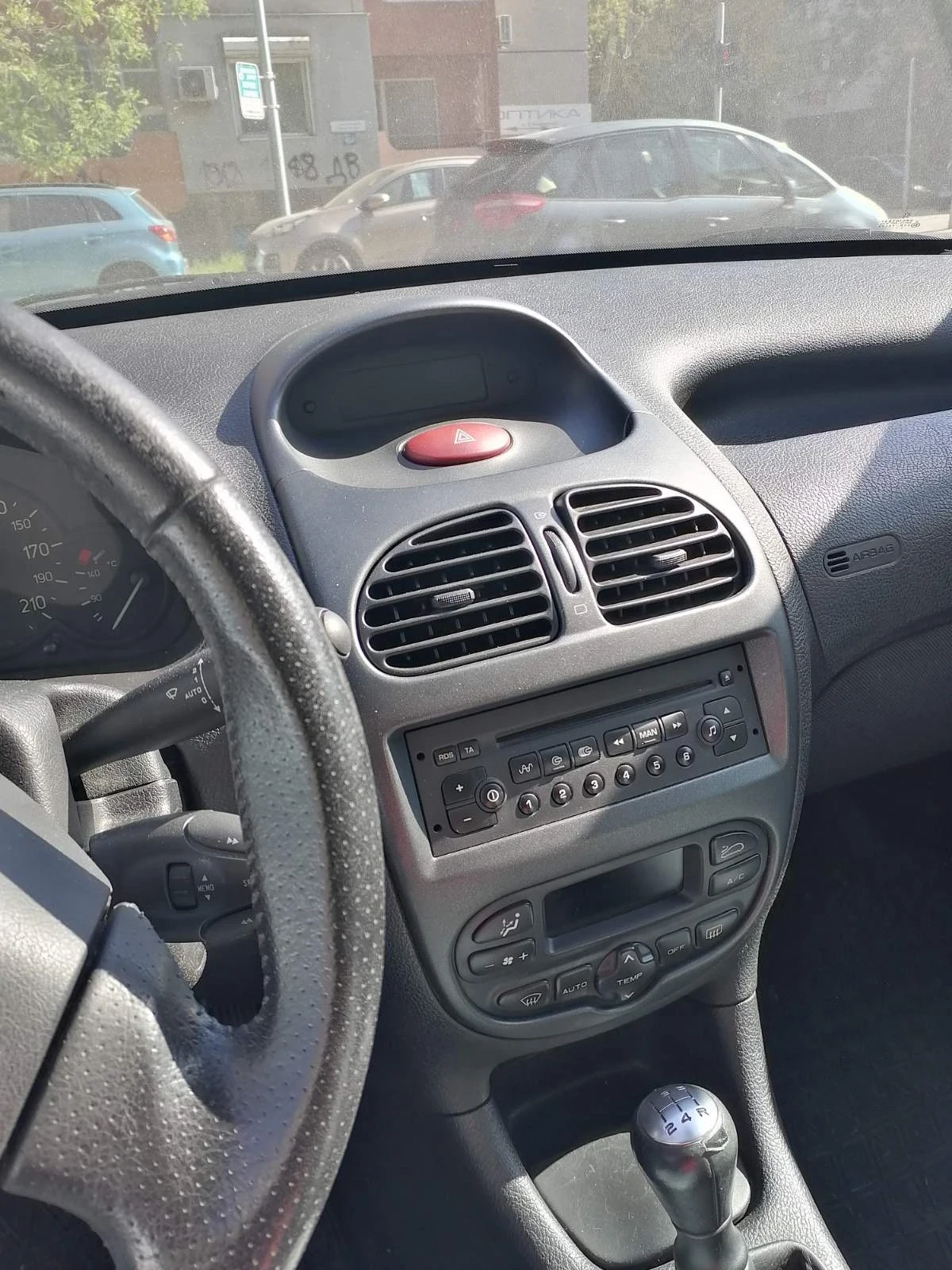 Peugeot 206 Комби, снимка 6 - Автомобили и джипове - 54339746