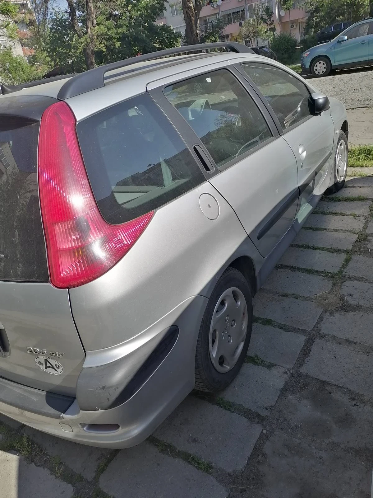 Peugeot 206 Комби, снимка 3 - Автомобили и джипове - 54339746