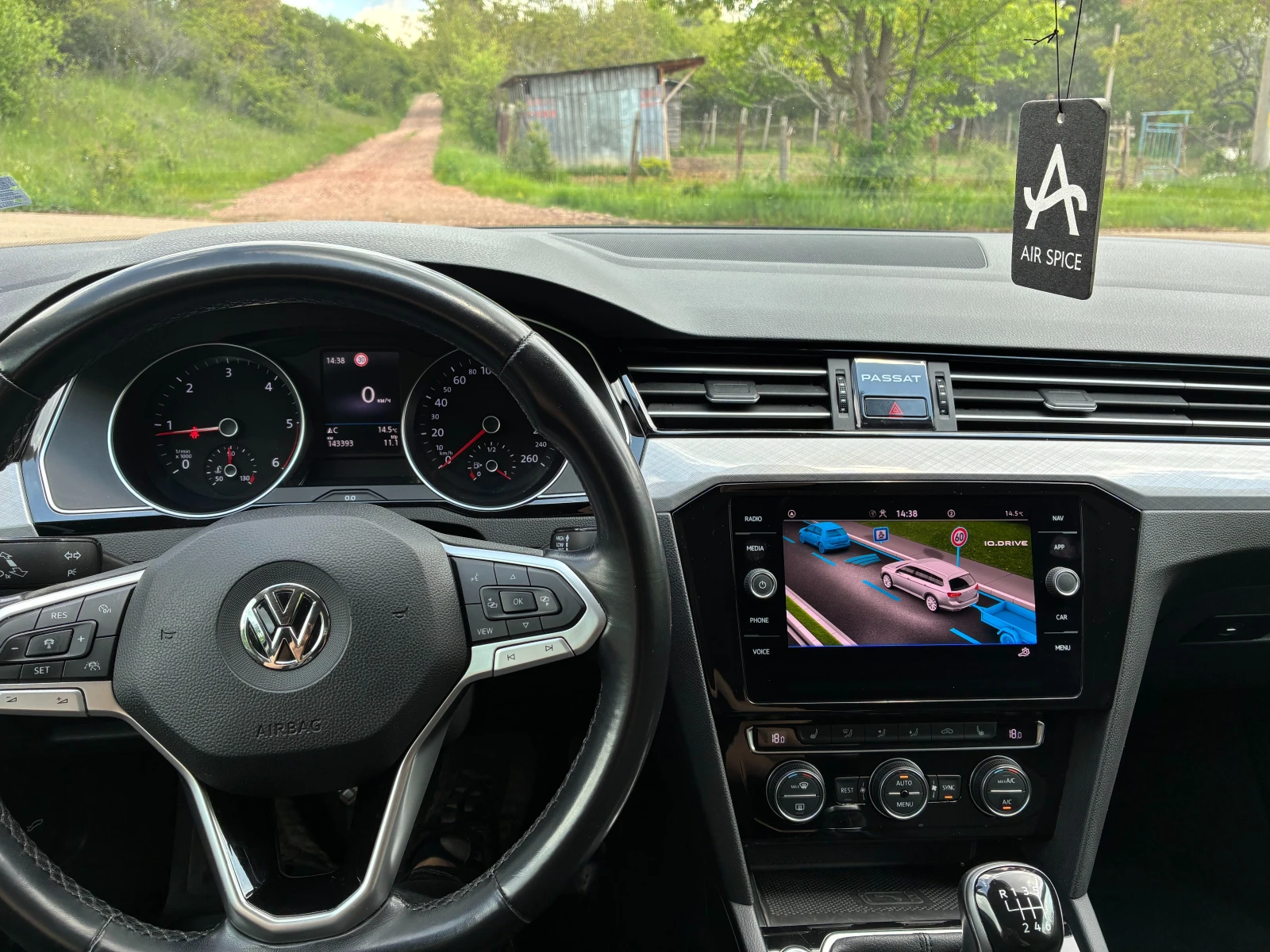 VW Passat, снимка 11 - Автомобили и джипове - 54492598