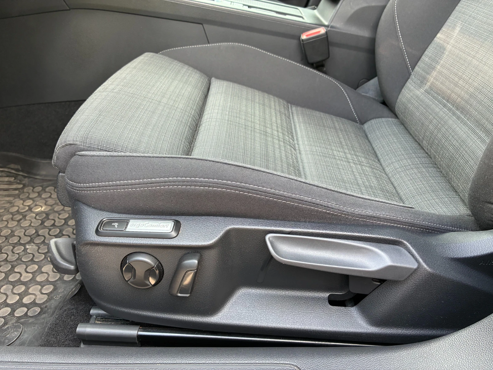 VW Passat, снимка 10 - Автомобили и джипове - 54492598