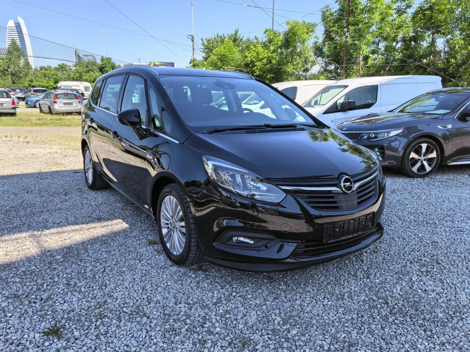 Opel Zafira Tourer C (Facelift 06.2019) 6+ 1места, снимка 3 - Автомобили и джипове - 54799571