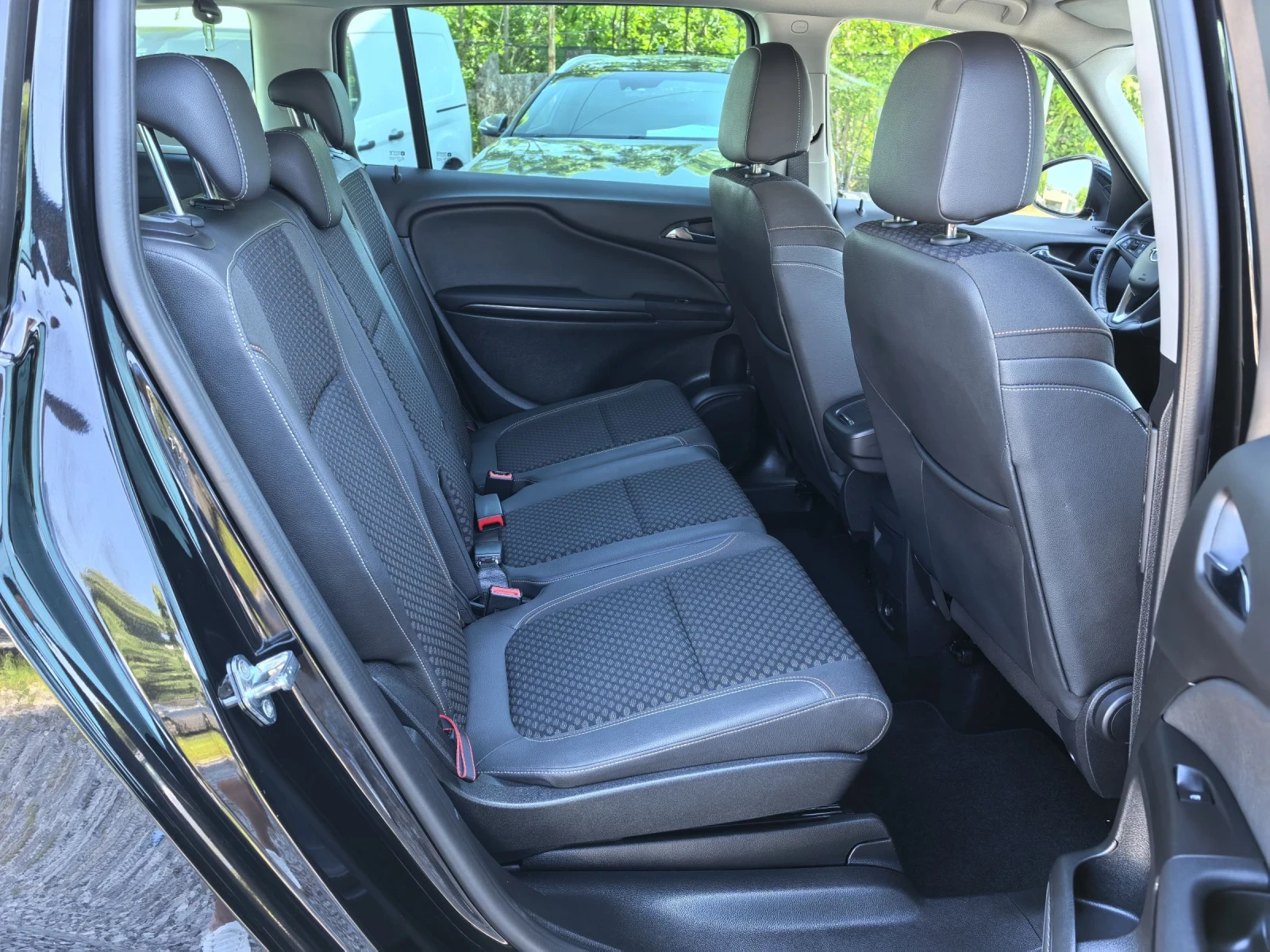 Opel Zafira Tourer C (Facelift 06.2019) 6+ 1места, снимка 9 - Автомобили и джипове - 54799571