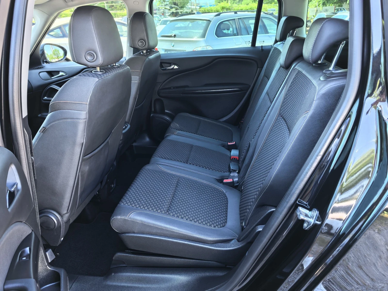 Opel Zafira Tourer C (Facelift 06.2019) 6+ 1места, снимка 11 - Автомобили и джипове - 54799571