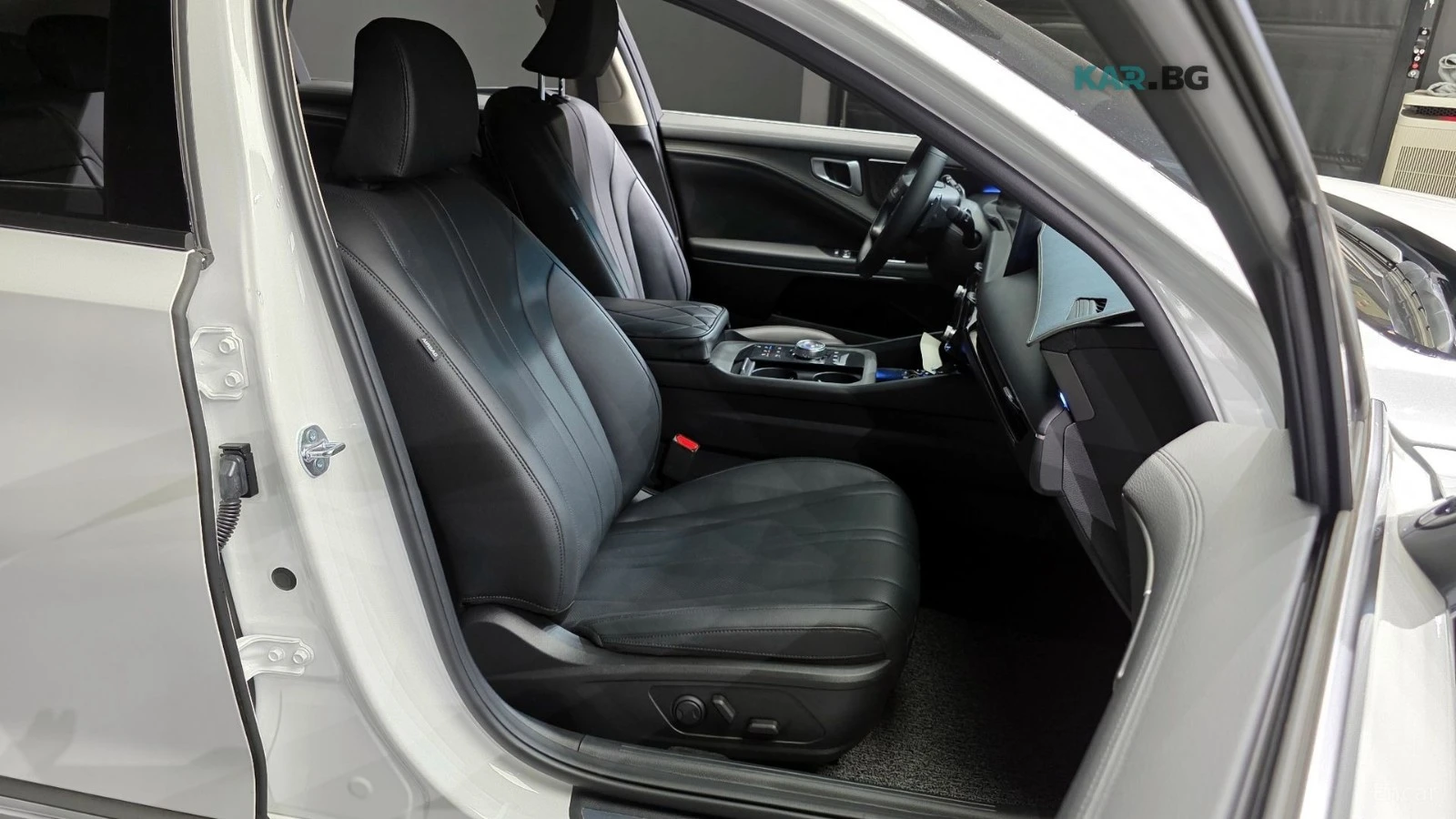 Kia K8 NOBLESSE* FULL-TECH* MASSAGE* , снимка 16 - Автомобили и джипове - 54896700