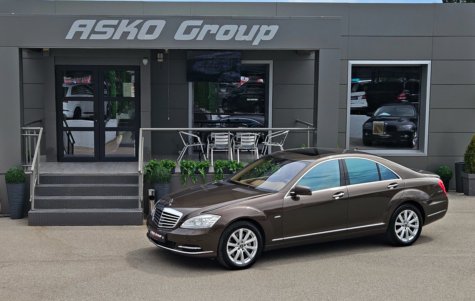 Mercedes-Benz S 350 AMG/FACE/4MAT/TVx3/DISTR/CAMERA/NIGHT/ОБДУХ/ВАКУУМ, снимка 17 - Автомобили и джипове - 55223644
