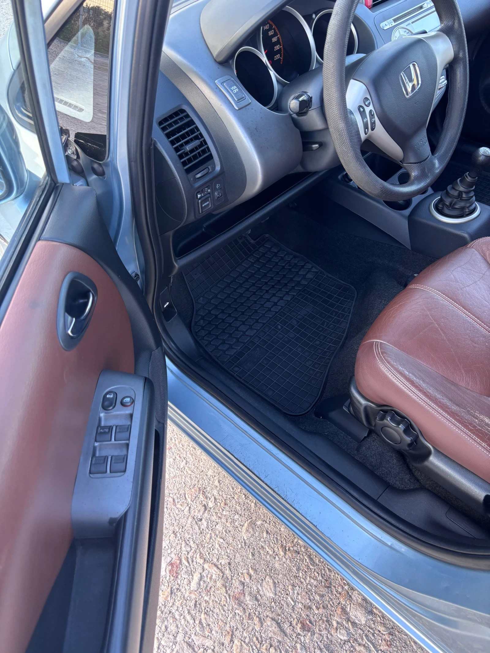Honda Jazz 1.4 , снимка 9 - Автомобили и джипове - 55408821