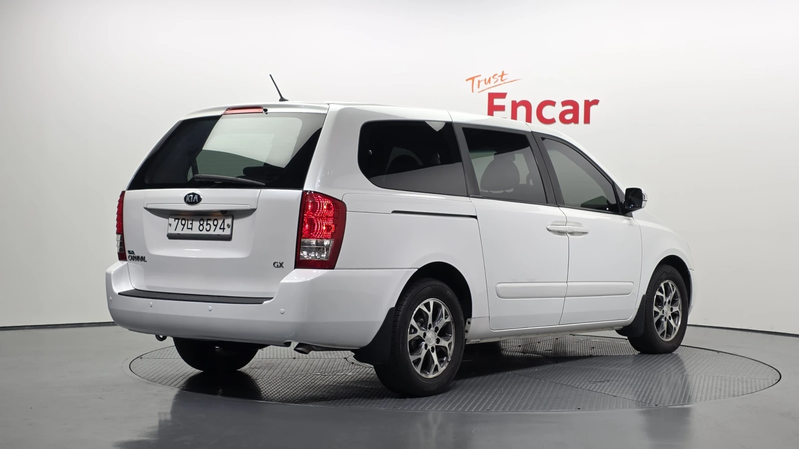 Kia Carnival GX* КРАЙНА ЦЕНА, снимка 2 - Автомобили и джипове - 55496120