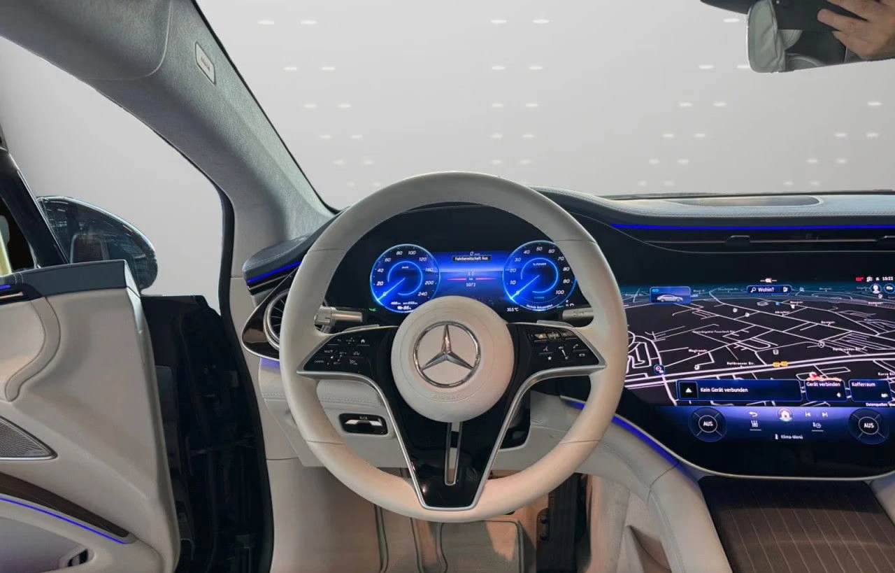 Mercedes-Benz EQS 580/4M/523HP/DUAL TONE/HYPERCHREEN/AMG/PANO/733z, снимка 9 - Автомобили и джипове - 55587267
