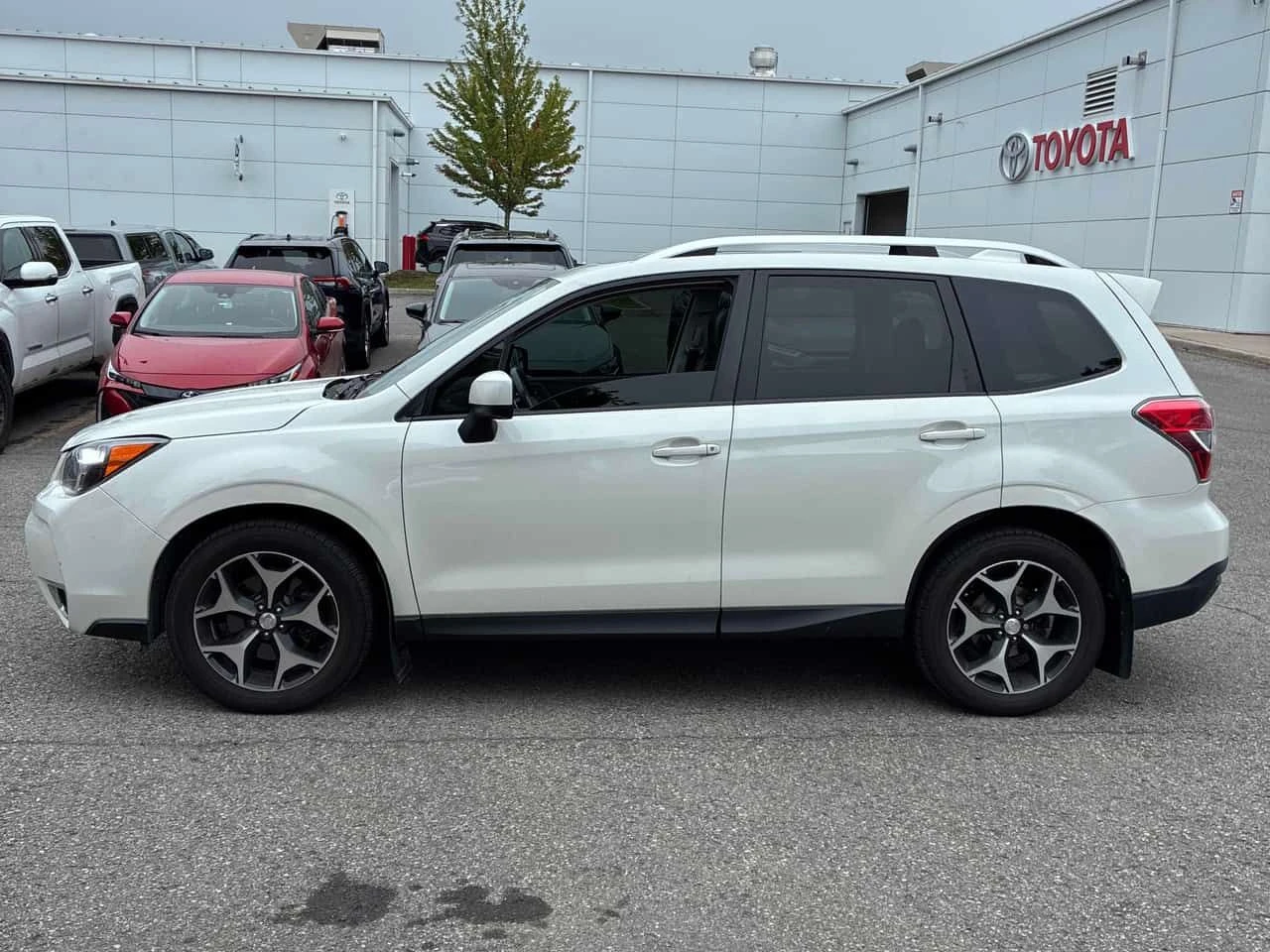 Subaru Forester * XT Touring * АВТОКРЕДИТ БЕЗ ПЪРВОНАЧАЛНА ВНОСКА*, снимка 2 - Автомобили и джипове - 55615003