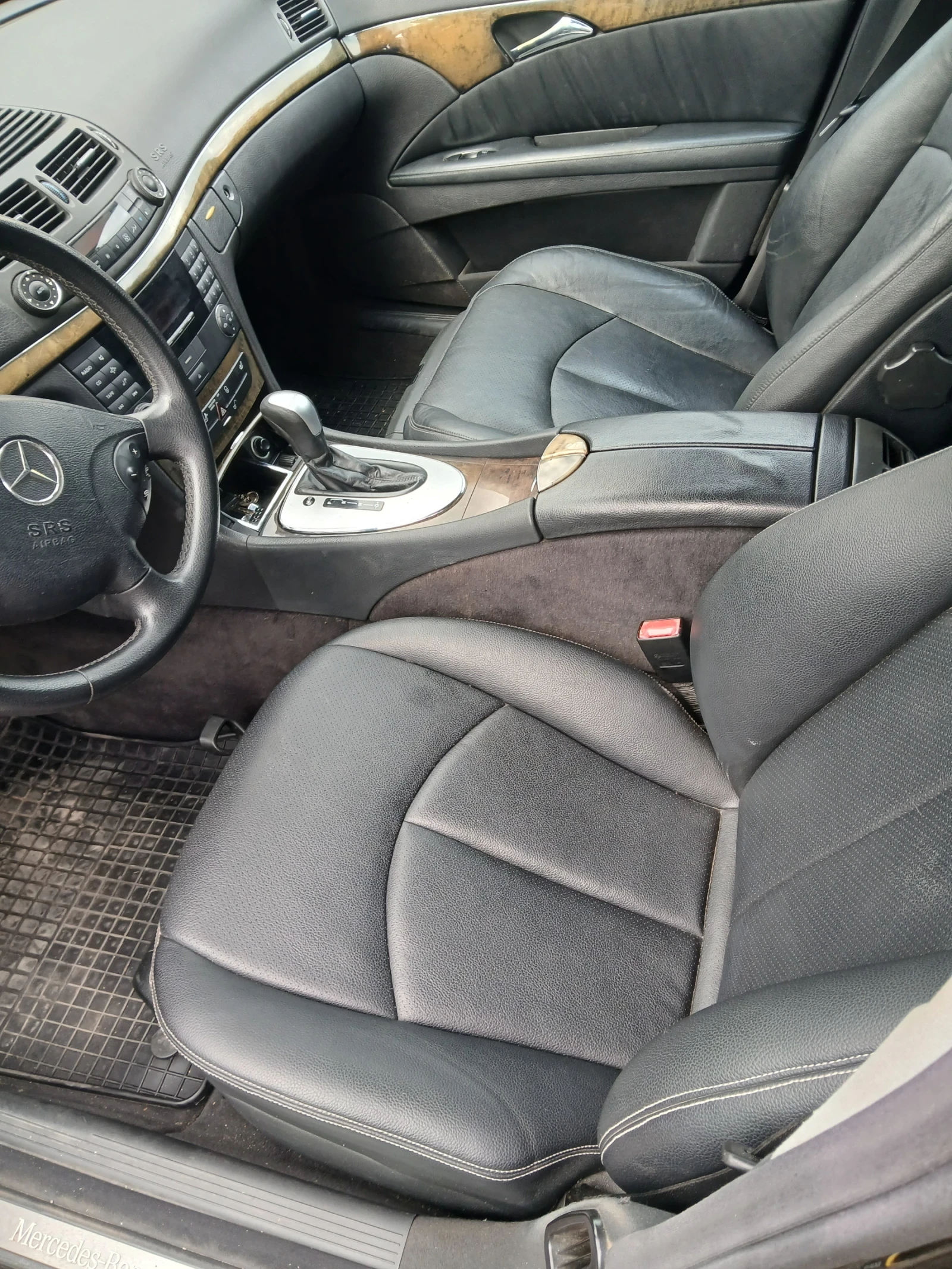 Mercedes-Benz E 270, снимка 7 - Автомобили и джипове - 55864254
