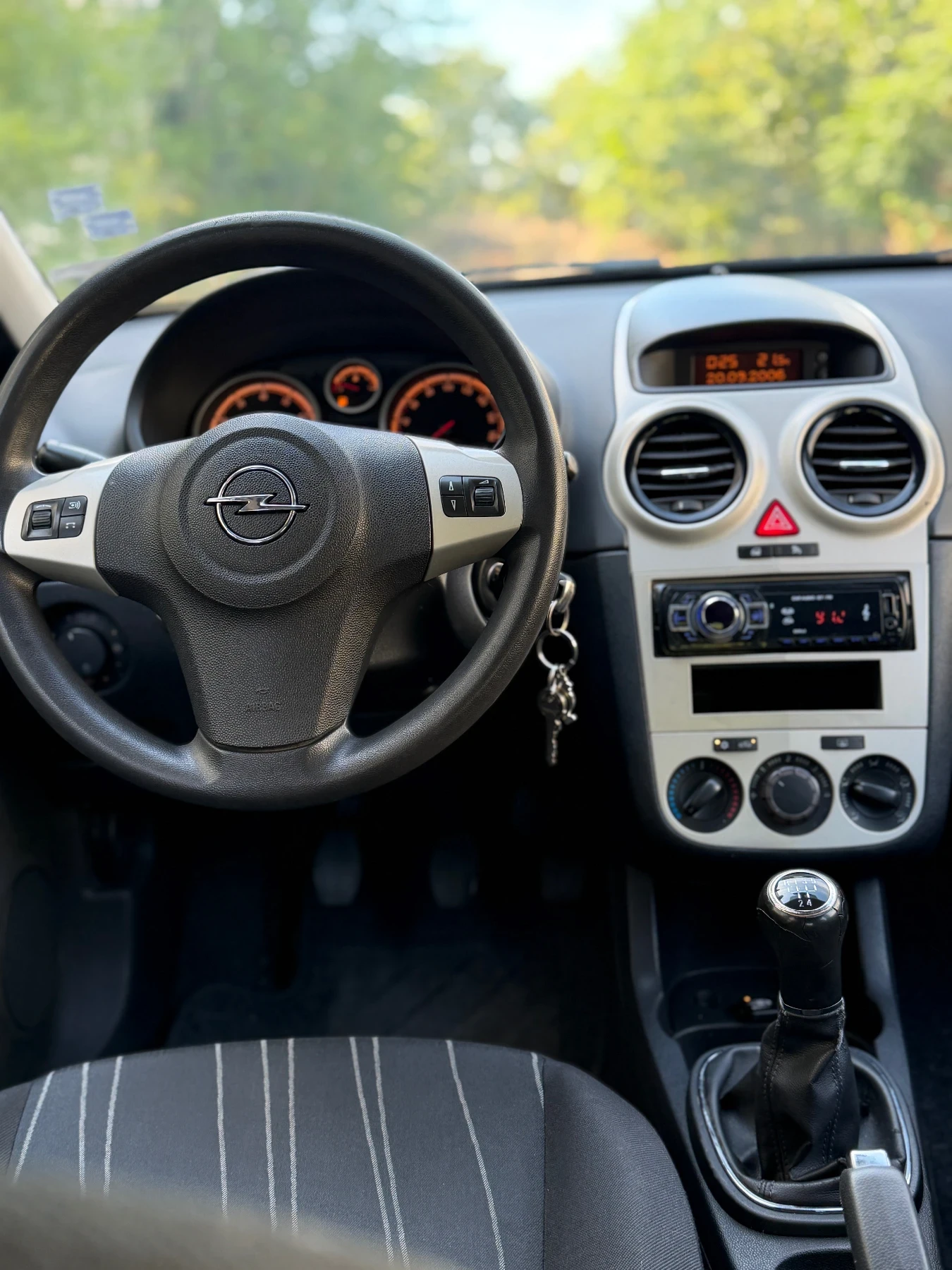 Opel Corsa 1.2 /Бензин/Газ/Клима/, снимка 9 - Автомобили и джипове - 56144131