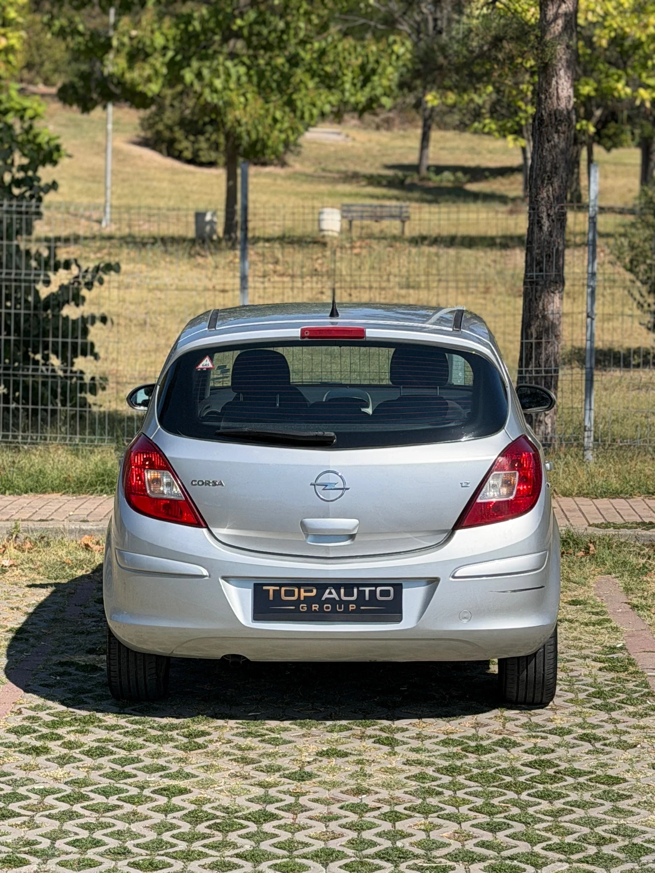 Opel Corsa 1.2 /Бензин/Газ/Клима/, снимка 5 - Автомобили и джипове - 56144131