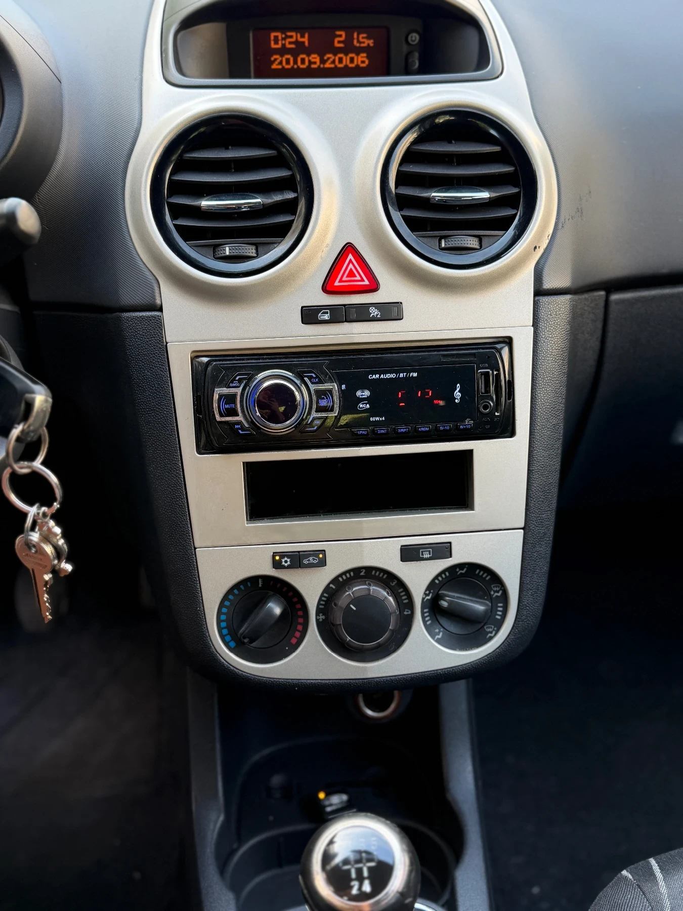 Opel Corsa 1.2 /Бензин/Газ/Клима/, снимка 11 - Автомобили и джипове - 56144131