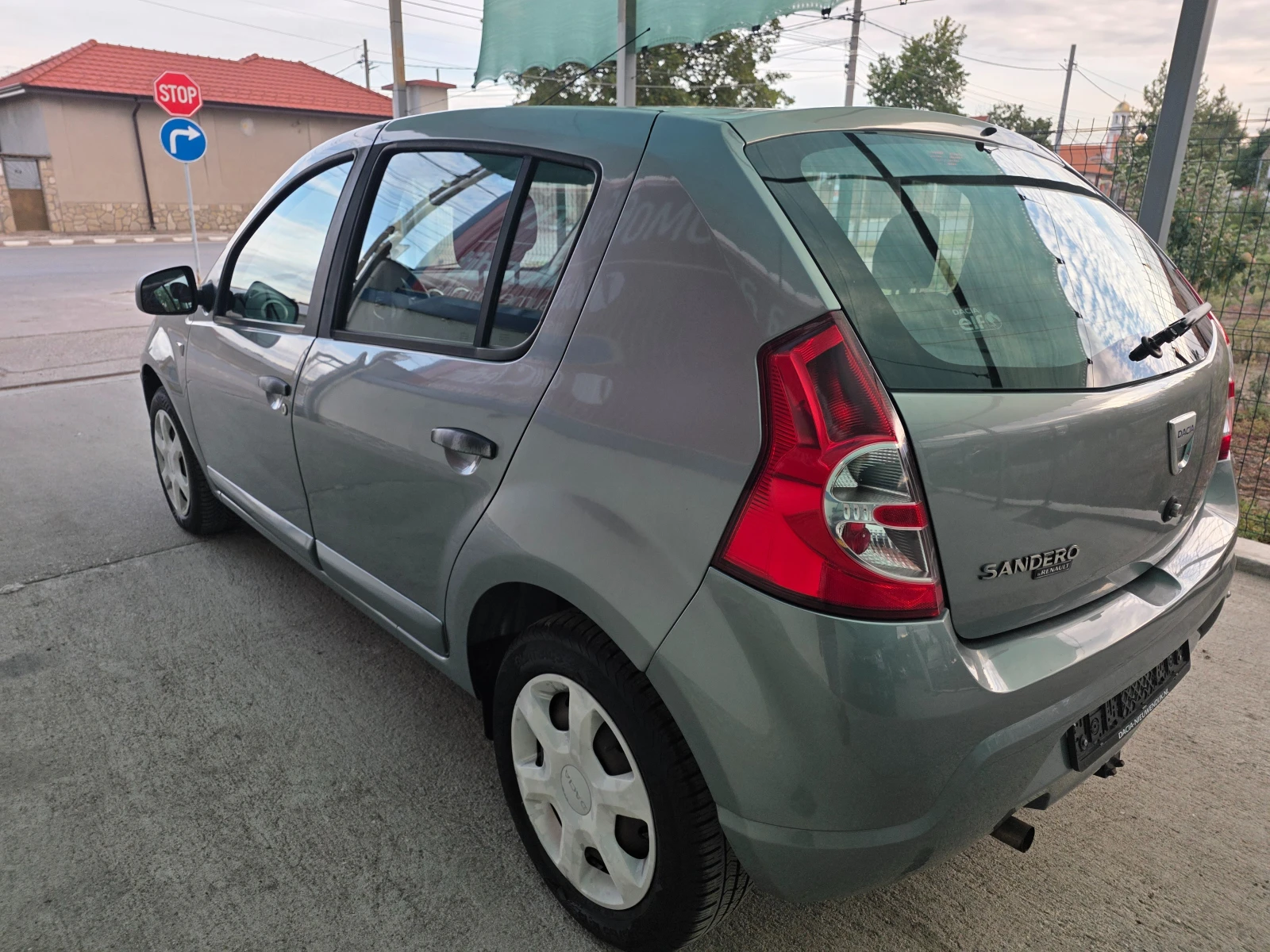 Dacia Sandero 1.4i* газов инжекцион* , снимка 6 - Автомобили и джипове - 56160575