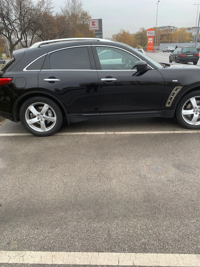 Infiniti QX70 Сув, снимка 1 - Автомобили и джипове - 43581578