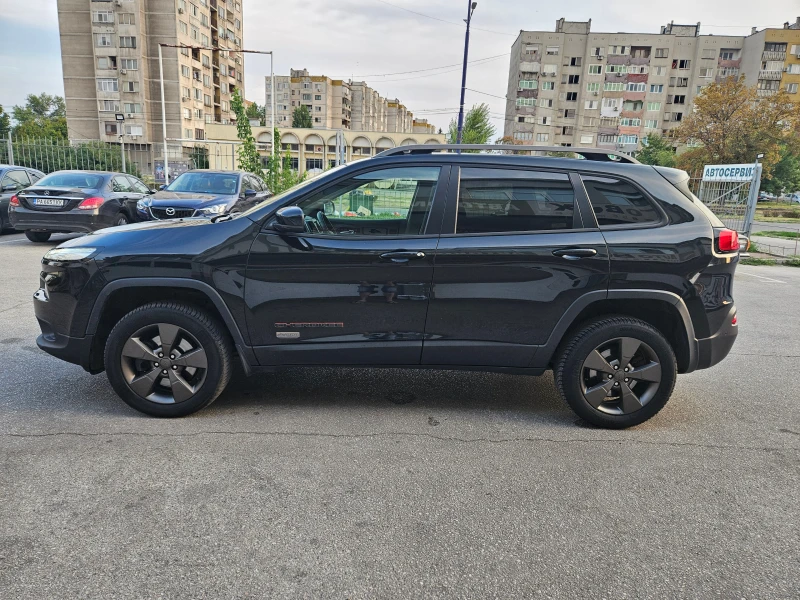 Jeep Cherokee 2.2d-(200HP)-Distronic/AT/4x4/75Anniv.Lim.Edition, снимка 2 - Автомобили и джипове - 46939603