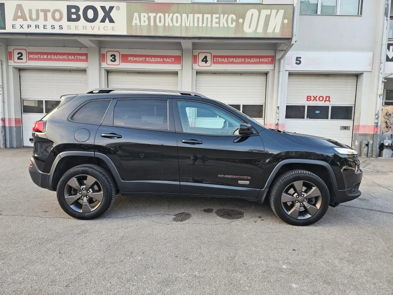 Jeep Cherokee 2.2d-(200HP)-Distronic/AT/4x4/75Anniv.Lim.Edition, снимка 6 - Автомобили и джипове - 46939603