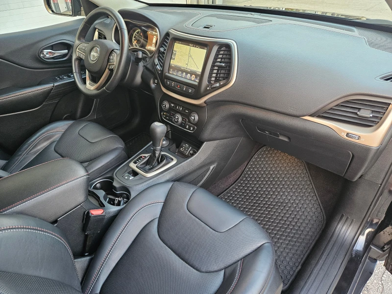 Jeep Cherokee 2.2d-(200HP)-Distronic/AT/4x4/75Anniv.Lim.Edition, снимка 14 - Автомобили и джипове - 46939603