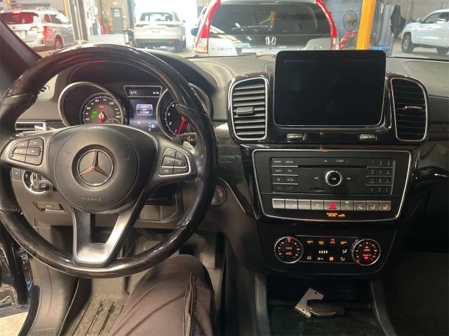 Mercedes-Benz GLS 500 * 4MATIC * PANORAMA * CARFAX * АвтоКредит, снимка 7 - Автомобили и джипове - 49598927