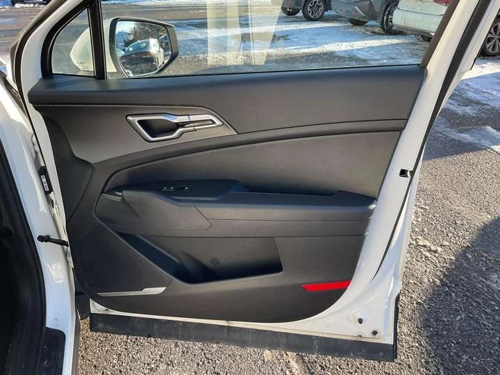 Kia Sportage, снимка 17 - Автомобили и джипове - 54427435