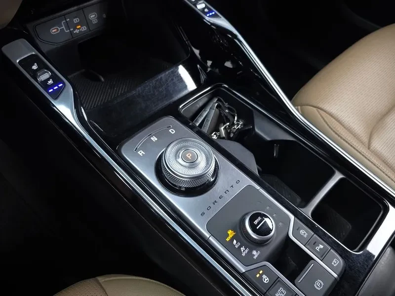 Kia Sorento  4Th Generation Diesel 2.2 4Wd Noblesse, снимка 9 - Автомобили и джипове - 55594113