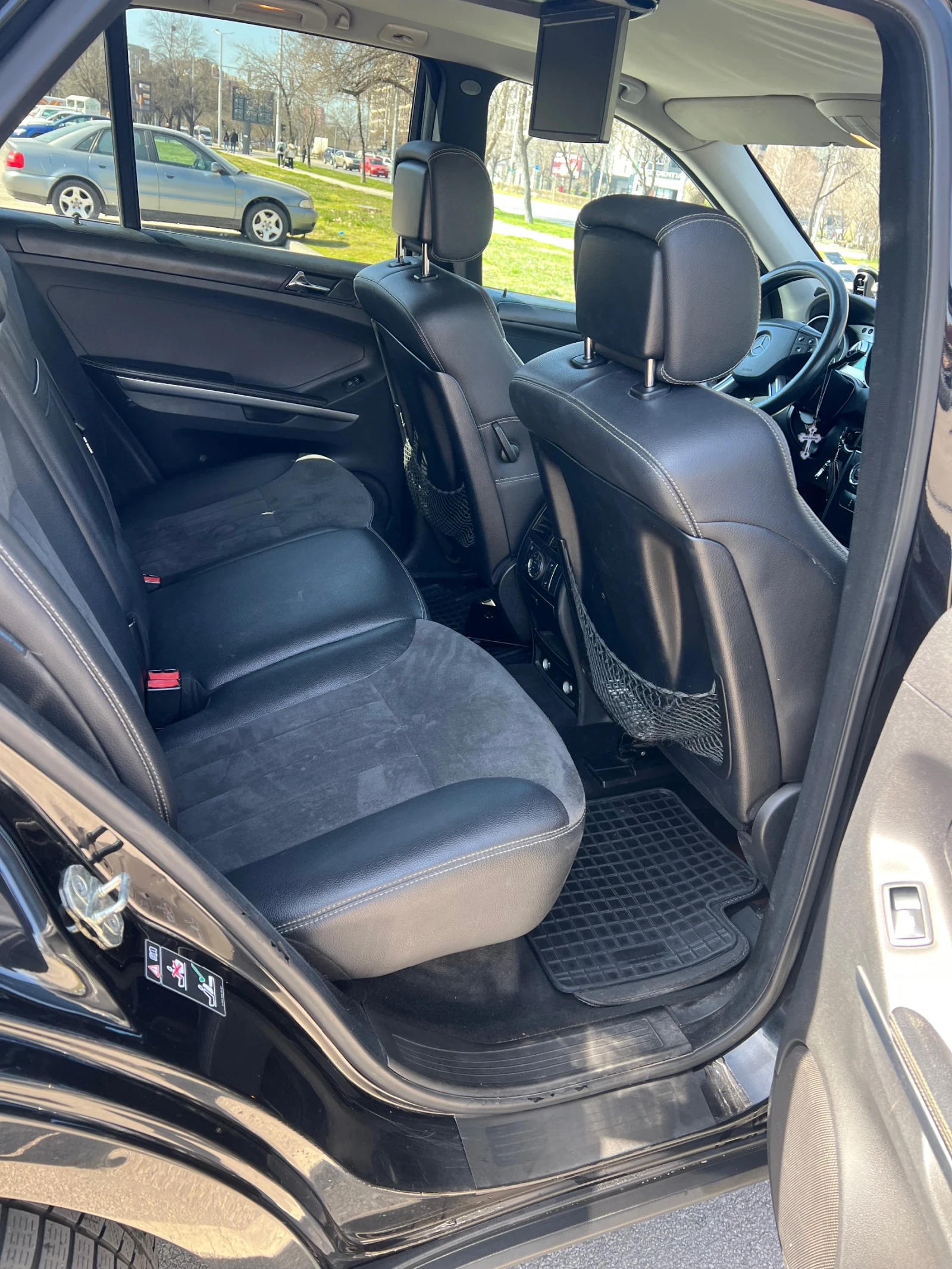 Mercedes-Benz ML 320, снимка 12 - Автомобили и джипове - 53820255