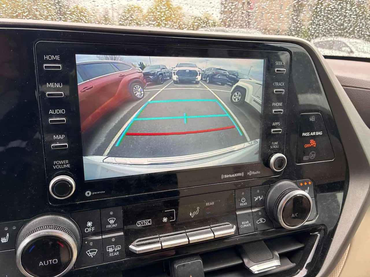 Toyota Highlander * Hybrid XLE * 7 МЕСТЕН * ПОДГРЕВ * ПАМЕТ * NAVI, снимка 13 - Автомобили и джипове - 54485514