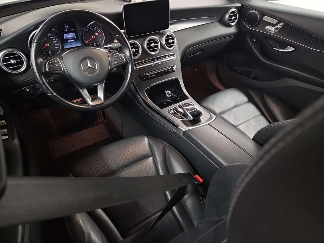 Mercedes-Benz GLE 300 * CARFAX * АВТОКРЕДИТ БЕЗ ПЪРВОНАЧАЛНА ВНОСКА * , снимка 11 - Автомобили и джипове - 54622034