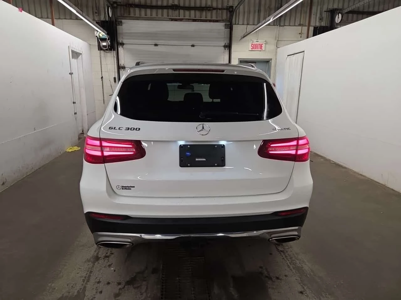 Mercedes-Benz GLE 300 * CARFAX * АВТОКРЕДИТ БЕЗ ПЪРВОНАЧАЛНА ВНОСКА * , снимка 5 - Автомобили и джипове - 54622034