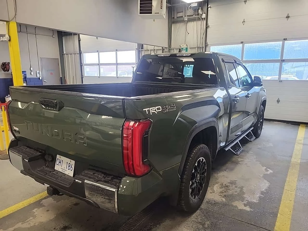 Toyota Tundra * SR CREW CAB STD BED * CARFAX * От Toyota * , снимка 3 - Автомобили и джипове - 54626361