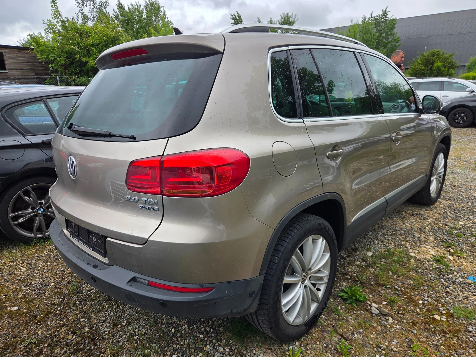 VW Tiguan 2.0 TDI 140 k.c 4Motion Highline Швейцария , снимка 2 - Автомобили и джипове - 54718535