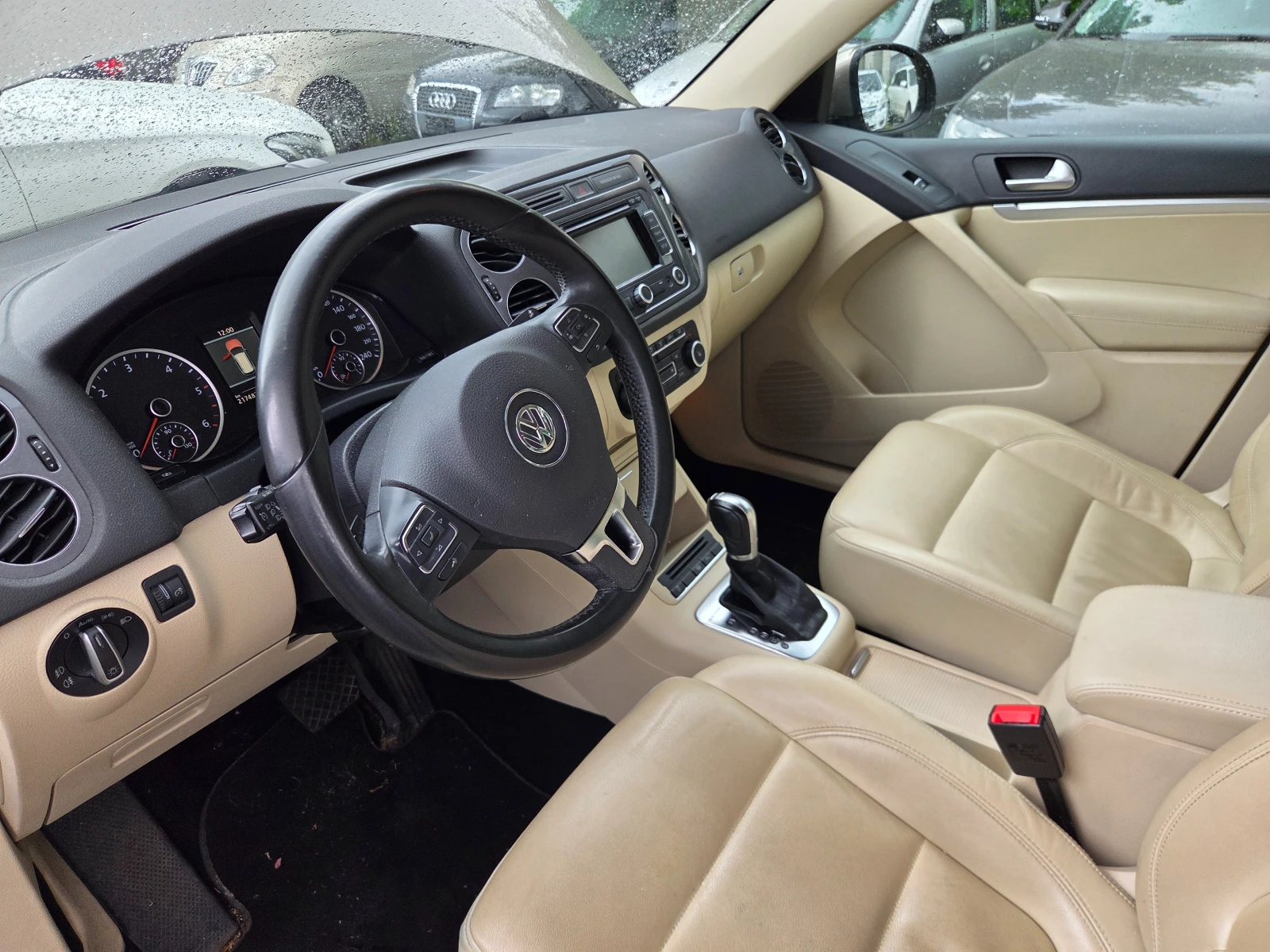 VW Tiguan 2.0 TDI 140 k.c 4Motion Highline Швейцария , снимка 3 - Автомобили и джипове - 54718535