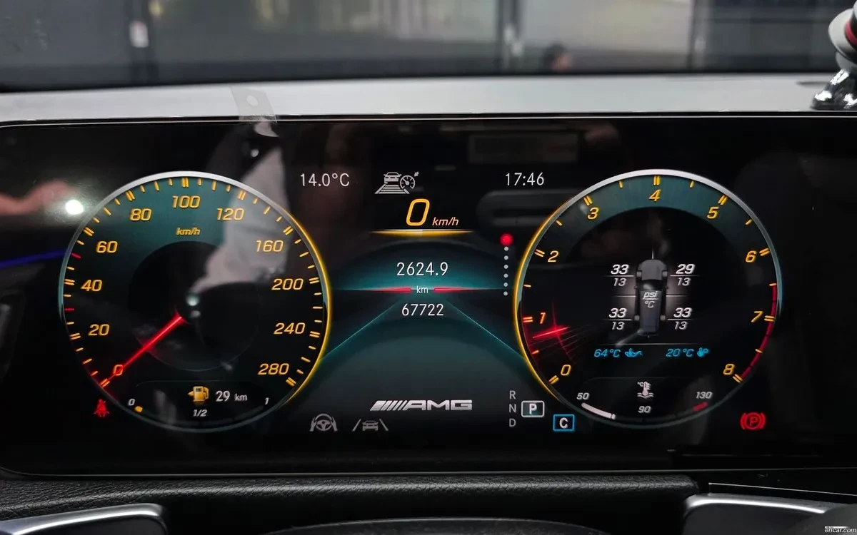 Mercedes-Benz GLB35AMG 4Matic* ОБДУХВАНЕ* КОЖЕН САЛОН, снимка 8 - Автомобили и джипове - 54847187