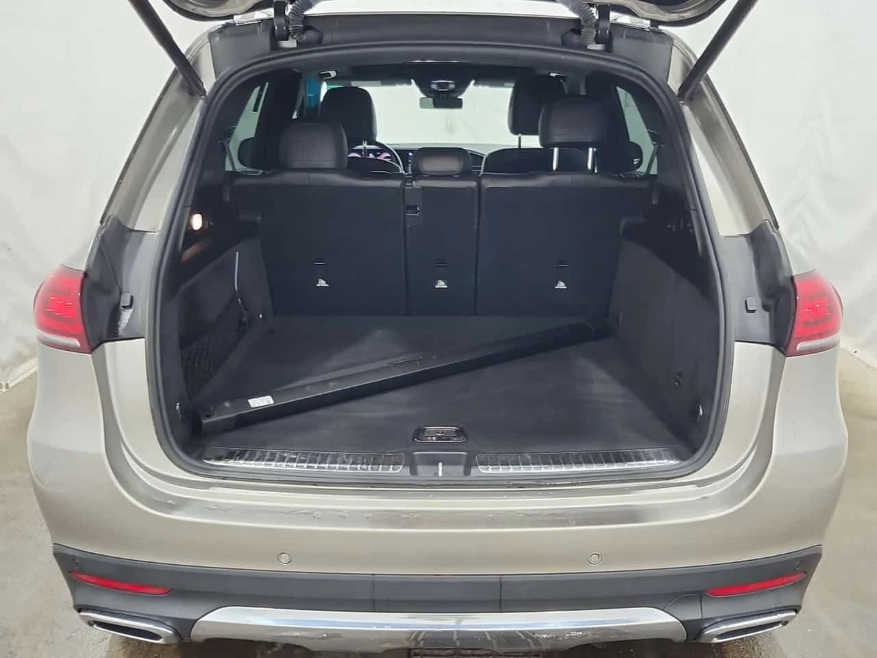 Mercedes-Benz GLE 450 * CARFAX * 360 КАМЕРА * ДИСТРОНИК * АВТОКРЕДИТ * , снимка 15 - Автомобили и джипове - 55007398