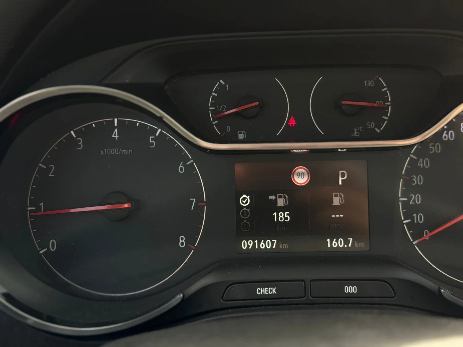 Opel Crossland X 1.2 , Панорама, хедъп, камера, кийлес, снимка 6 - Автомобили и джипове - 55138269